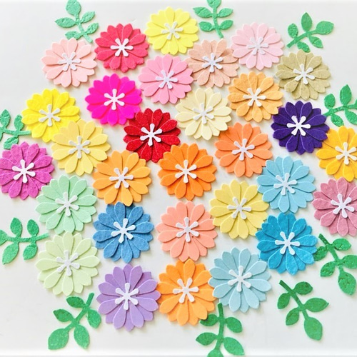 クラフトパンチの花ミックス(デイジー小)花30枚＋葉っぱ10枚