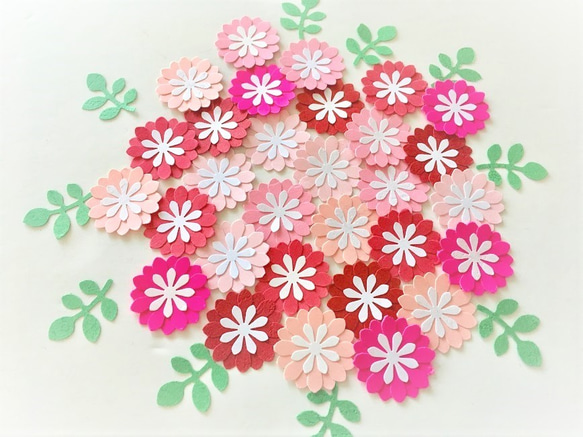 ピンク赤系 クラフトパンチ花30枚+葉っぱ10枚 デイジー その他素材