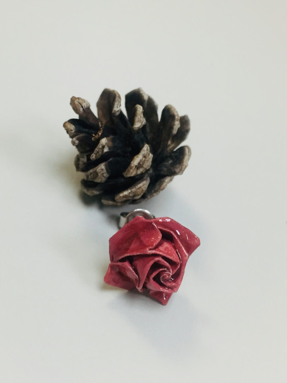 摺紙系列⎪紅玫瑰耳環 (單) 第2張的照片