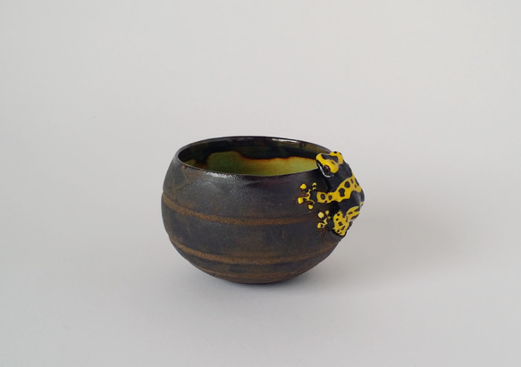 ヤドクガエルのぐい吞み(キオビヤドクガエル) おちょこ・ぐい呑み