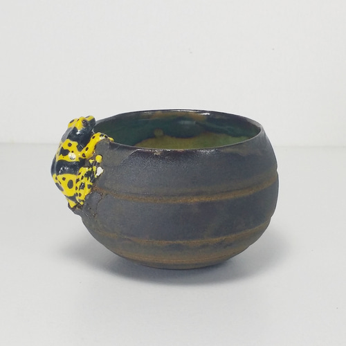 ヤドクガエルのぐい吞み(キオビヤドクガエル) おちょこ・ぐい呑み