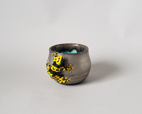 ヤドクガエルのぐい吞(キオビヤドクガエル) おちょこ・ぐい呑み・徳利