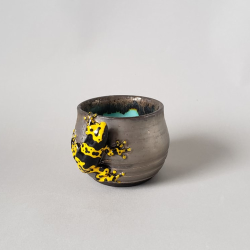 ヤドクガエルのぐい吞(キオビヤドクガエル) おちょこ・ぐい呑み・徳利