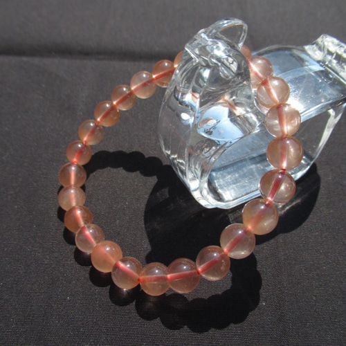 ミルキーレッドラビットヘアールチルクォーツ ブレスレット状（濃い