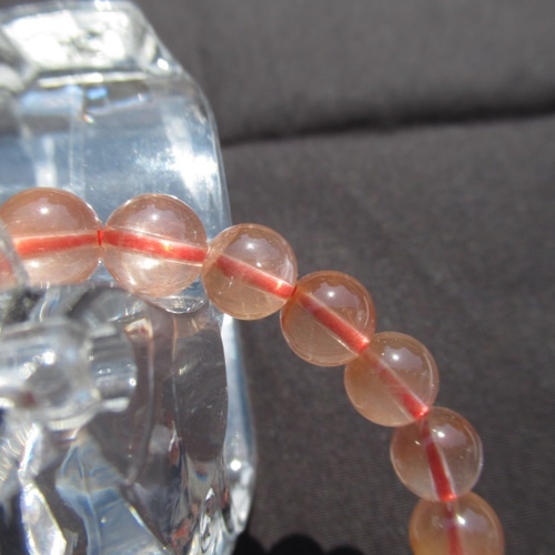 ミルキーレッドラビットヘアールチルクォーツ ブレスレット状（濃い