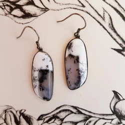 水墨系列--天然(Dendritic Opal)歐泊石純銀電黑耳勾垂墜耳環 第8張的照片