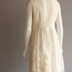 米白色蕾絲洋裝 / 白色小禮服 / 荷葉領 第4張的照片