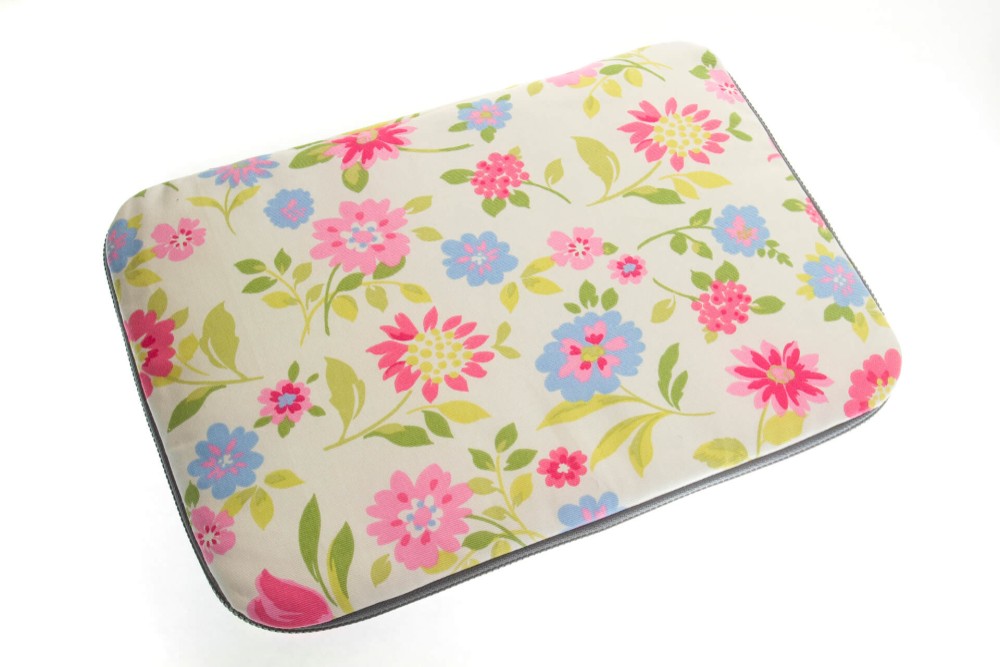 L.12.12 ピケ柄パソコンケース