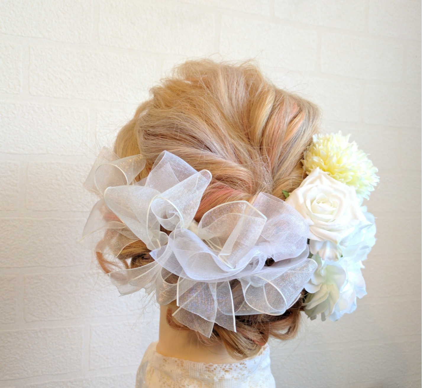 新作　♡リボン＆ホワイトダリア♡ ヘッドドレス ウェディング　成人式　髪飾り　卒業式　和装　ブライダル