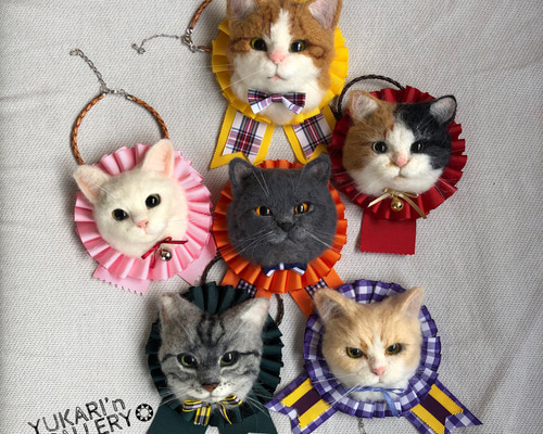 羊毛フェルト 猫 ハンドメイド よもにゃん ニャンニャンニャン🐈‍⬛ねこの日の 作品はブローチです。 今日
