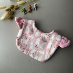 『小公主蝴蝶袖純棉紗圍兜』快樂北極熊-寶貝純棉圍兜、口水巾(粉紅色) 第2張的照片