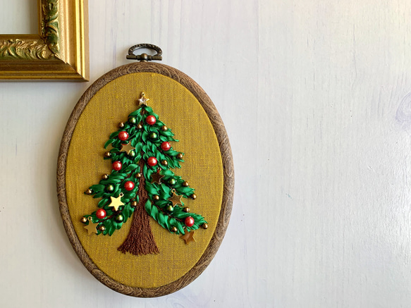 Christmas tree タペストリー2021 リボン刺繍　受注製作 4枚目の画像