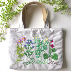 【 送料無料 】 花々刺繍ちょこっとトートバッグ 1枚目の画像