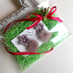 刺繡花和貂皮毛球百合耳環紫色14kgf 第6張的照片
