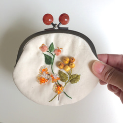 【creema限定】ボタニカル刺繡がま口ポーチ　べっ甲 受注製作 5枚目の画像