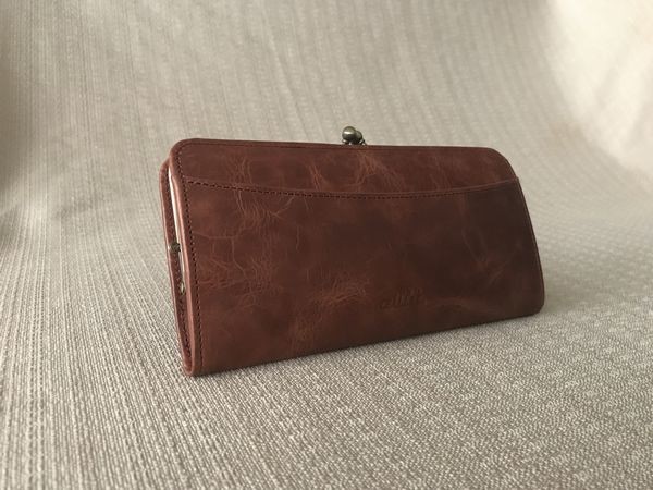 『自然にやさしい植物ﾀﾝﾆﾝなめし革♪口金折り財布』＜oeillet（ｳｲｴ）＞red/10059-33