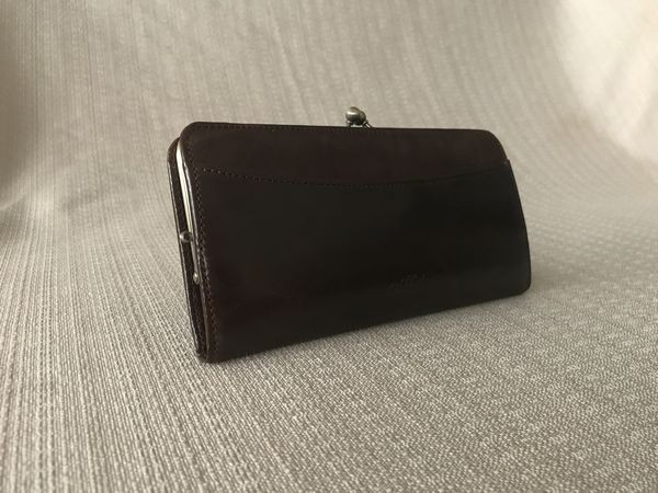 『自然にやさしい植物ﾀﾝﾆﾝなめし革♪口金折り財布』＜oeillet（ｳｲｴ）＞choco/10059-35