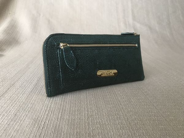 『超個性派で目立ちたがり屋さんな革♪L型ﾛﾝｸﾞ財布』＜oeillet（ｳｲｴ）＞green/10076-63
