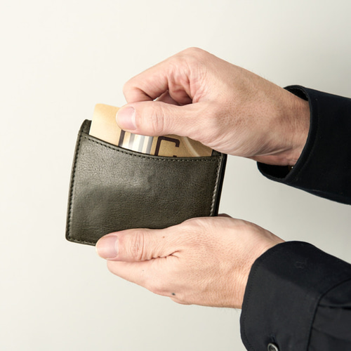 刻印可】すっきり薄く「ほどよく小さい」二つ折りミニ財布 ヴァ