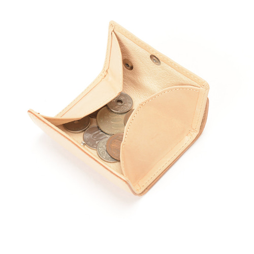 刻印可】エイジングが楽しめる、手のひらサイズのヌメ革三つ折り財布