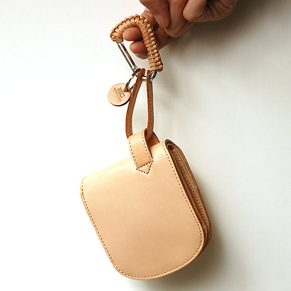 【刻印可】　お尻ポケットにすっぽり収まる　ヌメ革ヒップポケット革財布　　ベージュ MH1180 お任せ