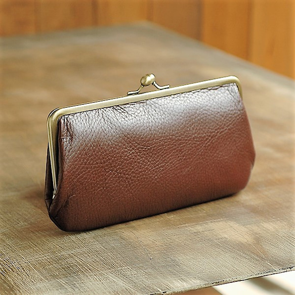 3日以内発送】 イタリアンレザーの大きく開くがま口長財布 ブレ