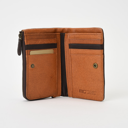 刻印可】 フリーポケット充実！長財布並みの収納力を持つ柔らか