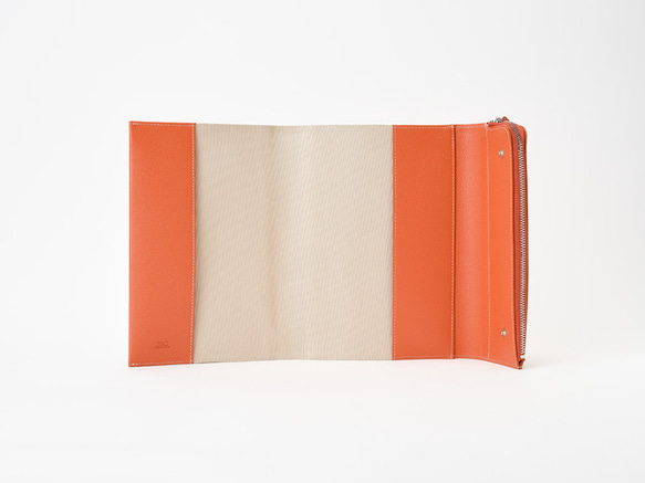 【刻印可】筆記用具も一緒に持ち歩ける　A５サイズ対応ノートカバー　エンボス　MH1275 9枚目の画像