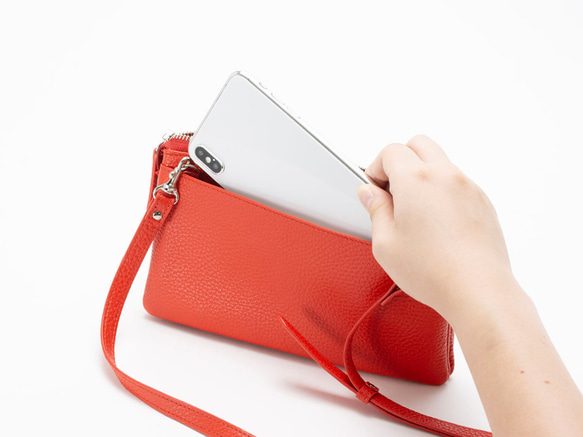 【3日以内発送】お金もスマホも入る、軽い素材のお財布ポシェット　ボルセッタ　MH1344 