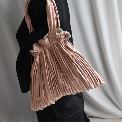 プリーツ巾着バッグ☆ショルダーバッグ☆くすみピンク Msize 