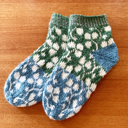 ❄︎2020秋冬新作❄︎ クローバー柄の手編み靴下 2枚目の画像