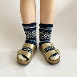 ❄︎2020秋冬新作❄︎ 四角模様の手編み靴下 1枚目の画像