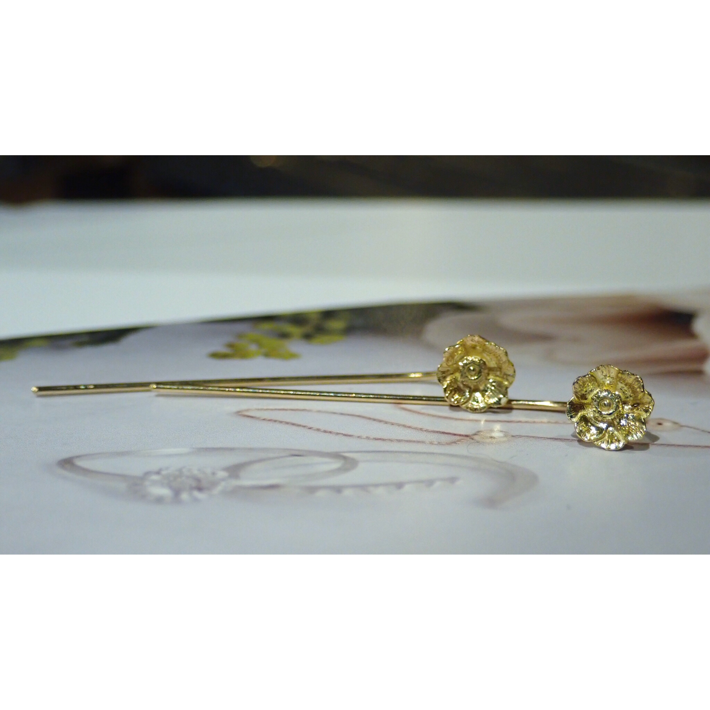 Anemone K18YG Fook Earrings