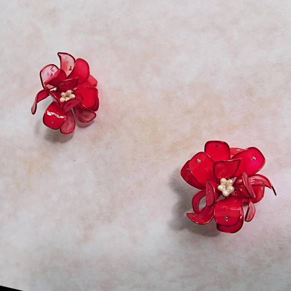 <赤紅>造型手工設計樹脂耳環/耳釘款/earring/accessories 第2張的照片