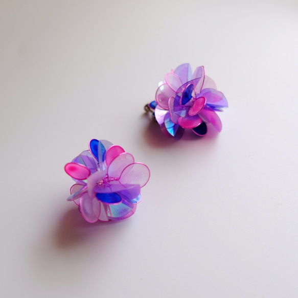 <繡球花.pony紫款>造型手工設計樹脂耳環/earring/accessories 第3張的照片