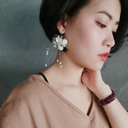 <雨花> "單邊" 造型手工設計樹脂耳環/垂吊款/earring/accessories 第6張的照片