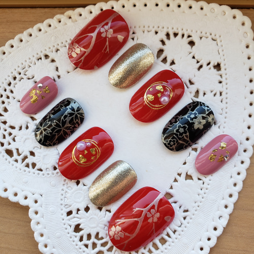 再販1【受注制作】ブラック&レッド桜の和柄ネイル/成人式/卒業式/袴