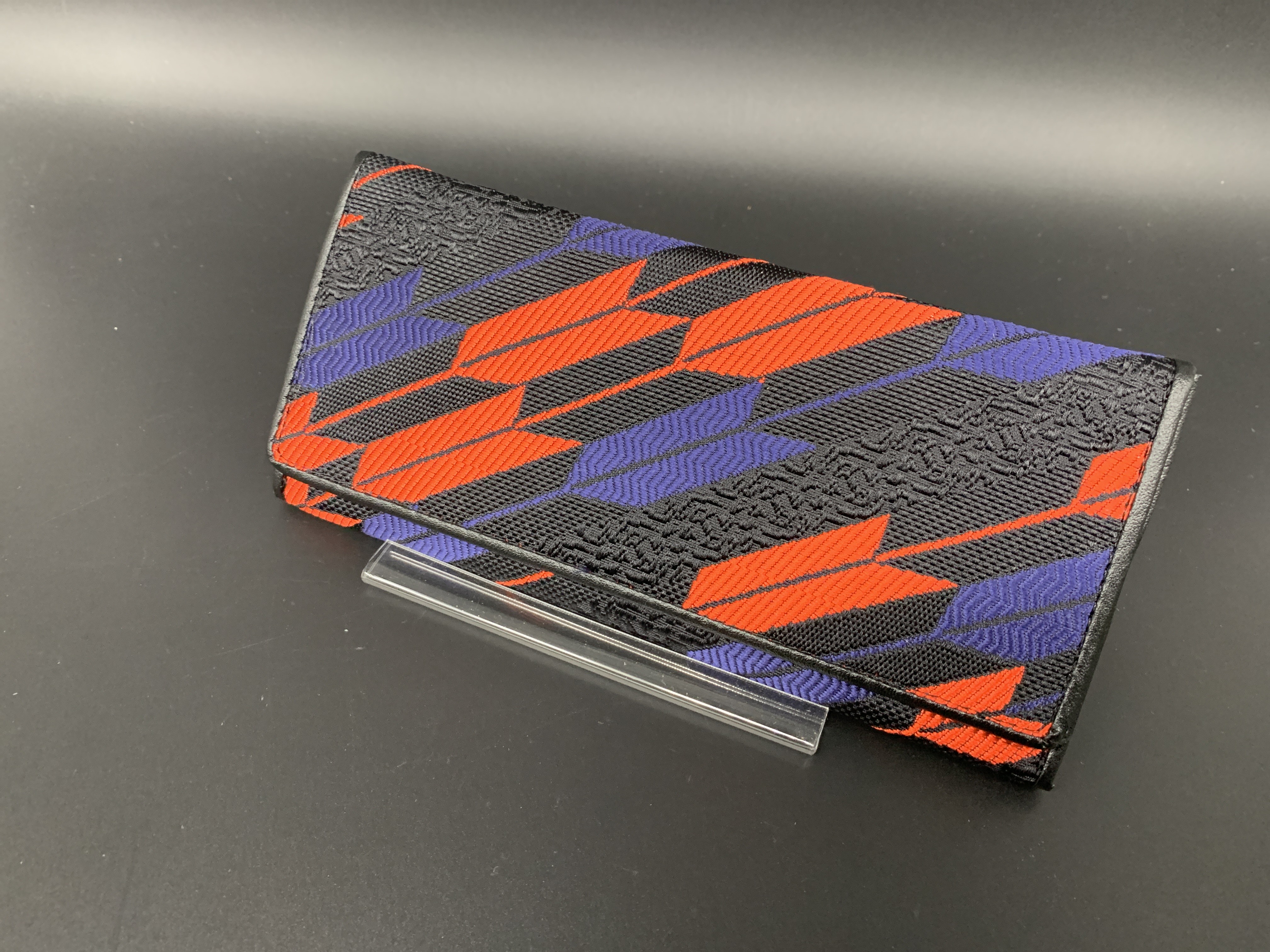 本場筑前博多織札入れ14 八寸なごや帯生地 おしゃれ 貴重 二つ折り 財布 矢絣柄 絹100% 黒/赤ネイビー