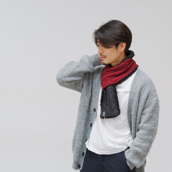 メンズ 輪っかで留める細めバイカラーマフラー レッド×ブラック