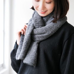 着けるだけで印象アップのお上品ゆったりアンゴラマフラー