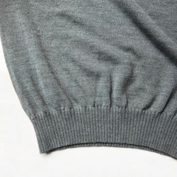 ﾉｸﾞﾁﾆｯﾄ　Vネックニットのセーター　ユニセックスデザイン 9枚目の画像