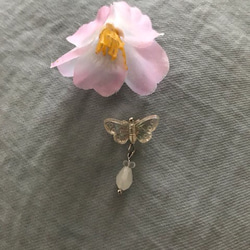ドイツ製ヴィンテージ  蝶々のラペルピン(ホワイトドロップ) 送料無料 2枚目の画像