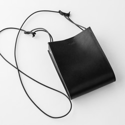 スモールサイズ　レザーショルダーバッグ｜ブラック 1枚目の画像