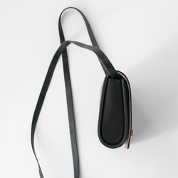 クラシカルなレザーショルダーバック　ブラック【受注生産】 3枚目の画像