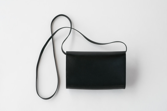 クラシカルなレザーショルダーバック　ブラック【受注生産】 4枚目の画像