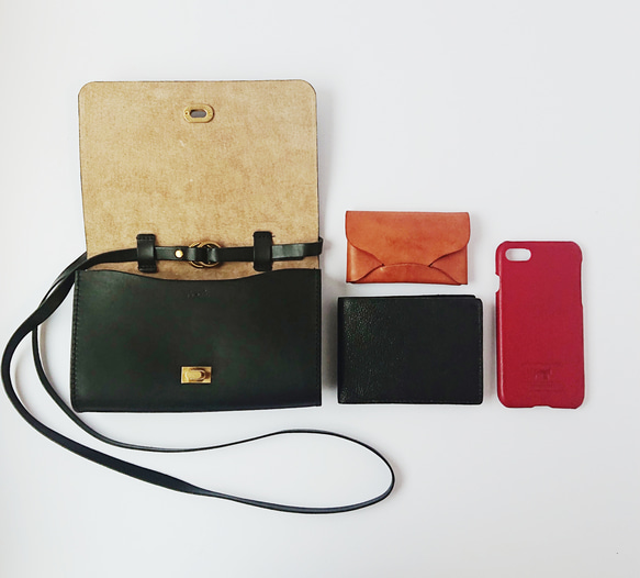 クラシカルなレザーショルダーバック　ブラック【受注生産】 9枚目の画像