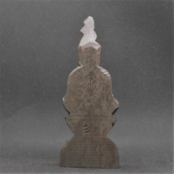 観音菩薩坐像（高さ：16cm クス材 着色 kb0511）仏像 円空仏 摸刻 木彫 6枚目の画像