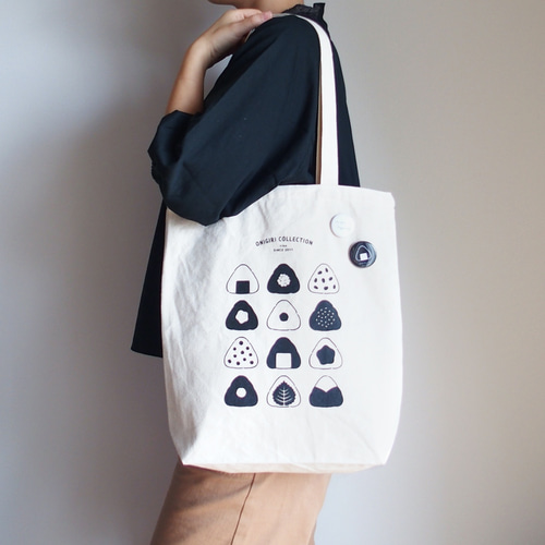 おにぎりトートバッグ（缶バッジ付）／ONIGIRI COLLECTION
