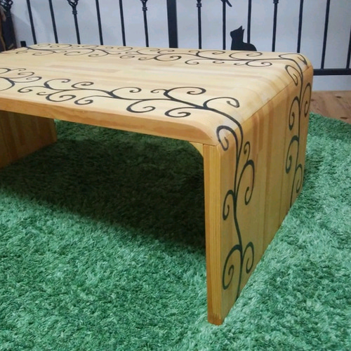 折りたたみローテーブル（角が大きい）つる草 模様 ローテーブル