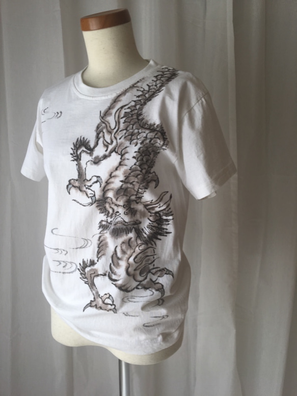 手描きTシャツ　龍１ 1枚目の画像